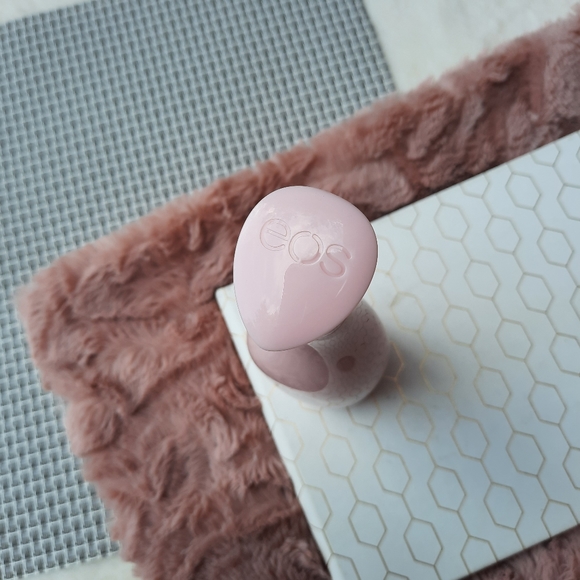 EOS Berry Blossom Body Lotion with Shea Butter Rare Discontinued - Picture 9 of 11